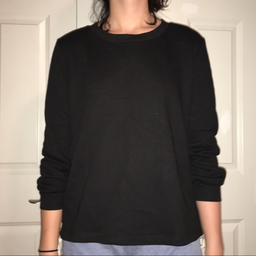 Black sweatshirt w/ ties down the side!!